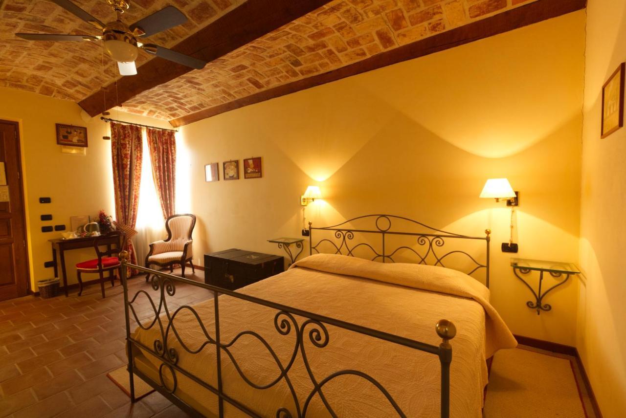Foresteria Ristorante Conti Roero Monticello d'Alba Εξωτερικό φωτογραφία