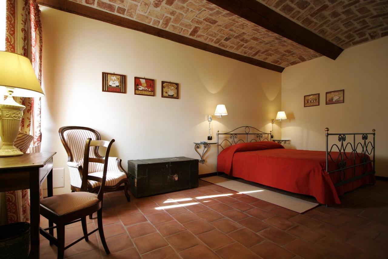 Foresteria Ristorante Conti Roero Monticello d'Alba Εξωτερικό φωτογραφία